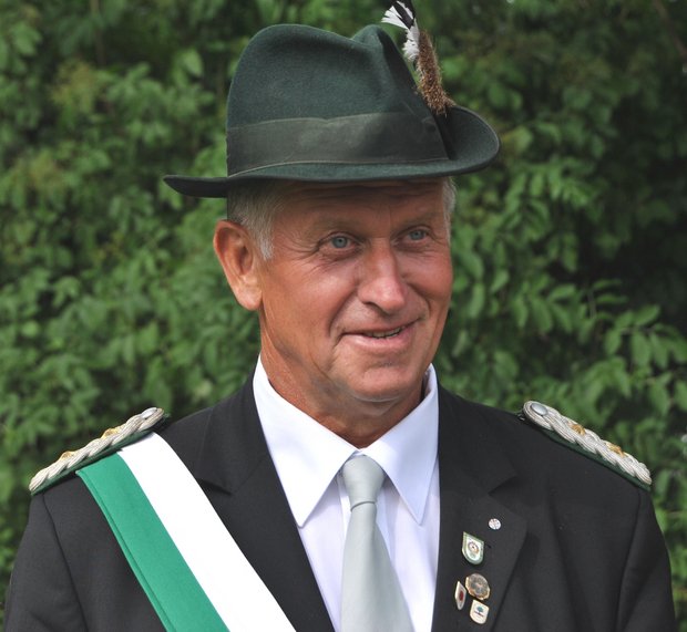 Ehrenoberst Willi Hoppe